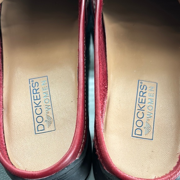 Dockers Women’s Red Leather Loafers - Picture 4 of 8